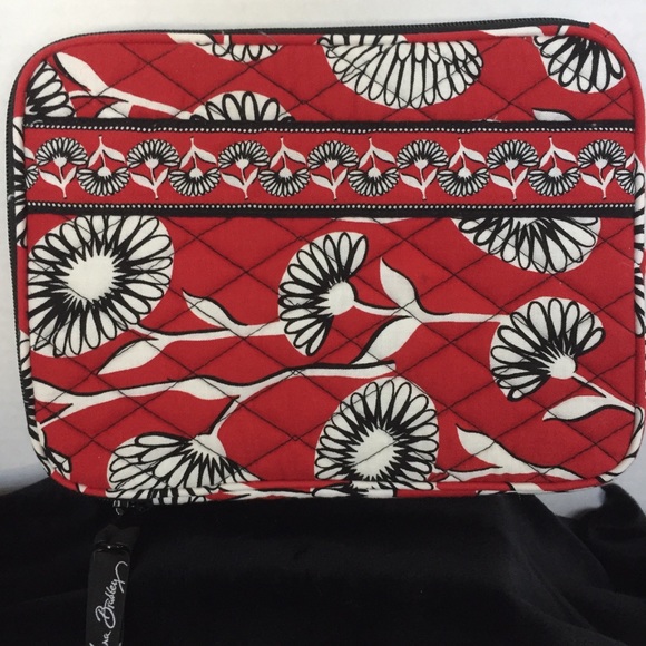 Vera Bradley Accessories - Vera Bradley Deco Daisy Pattern Tablet Sleeve